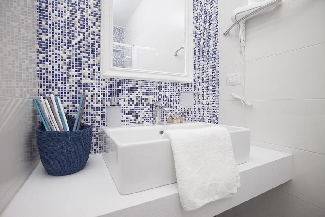 B&B Jolie Santa Teresa Gallura Eksteriør billede