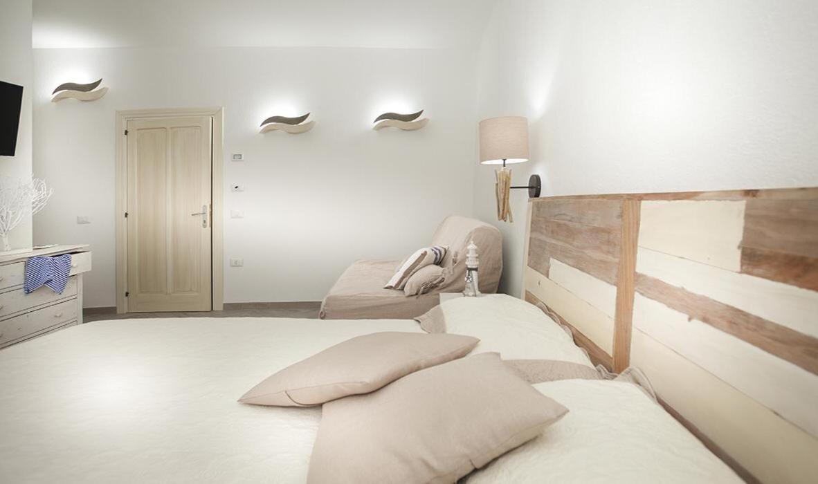 B&B Jolie Santa Teresa Gallura Eksteriør billede